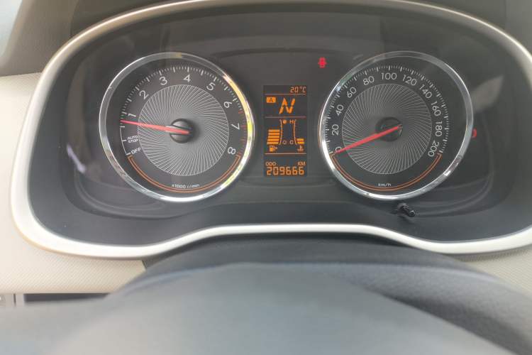 Used Chevrolet Sail 2015 Sail 3 1.3L AMT Ideal Edition Odometer Close Up