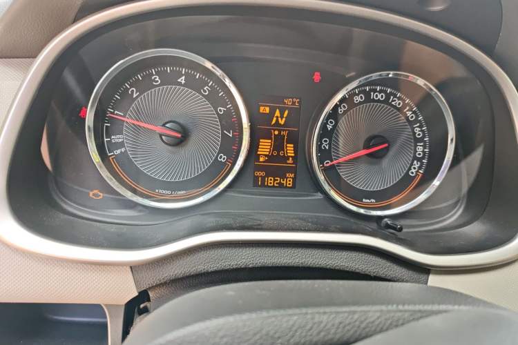 Used Chevrolet Sail 2015 Sail 3 1.3L AMT Ideal Edition Odometer Close Up