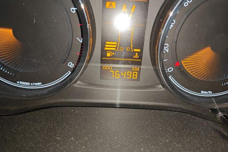 Used Chevrolet Sail 2015 Sail 3 1.5L AMT Happiness Sunroof Edition Odometer Close Up