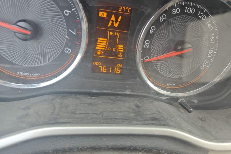 Used Chevrolet Sail 2015 Sail 3 1.3L AMT Ideal Edition Odometer Close Up