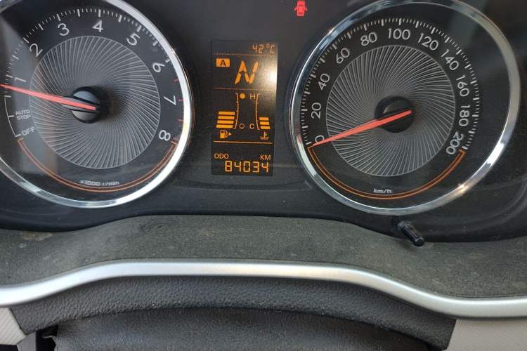 Used Chevrolet Sail 2015 Sail 3 1.3L AMT Ideal Edition Odometer Close Up