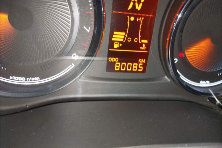 Used Chevrolet Sail 2015 Sail 3 1.5L AMT Happiness Sunroof Edition Odometer Close Up