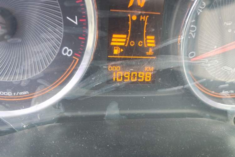 Used Chevrolet Sail 2015 Sail 3 1.3L AMT Ideal Edition Odometer Close Up