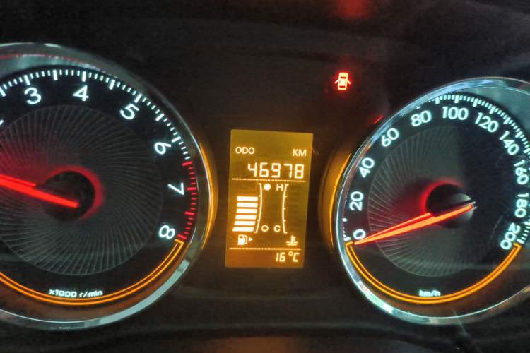 Used Chevrolet Sail 2015 Sail 3 1.5L Manual with Ideal Sunroof Edition Odometer Close Up