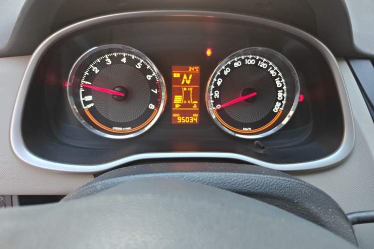Used Chevrolet Sail 2015 Sail 3 1.3L AMT Ideal Edition Odometer Close Up