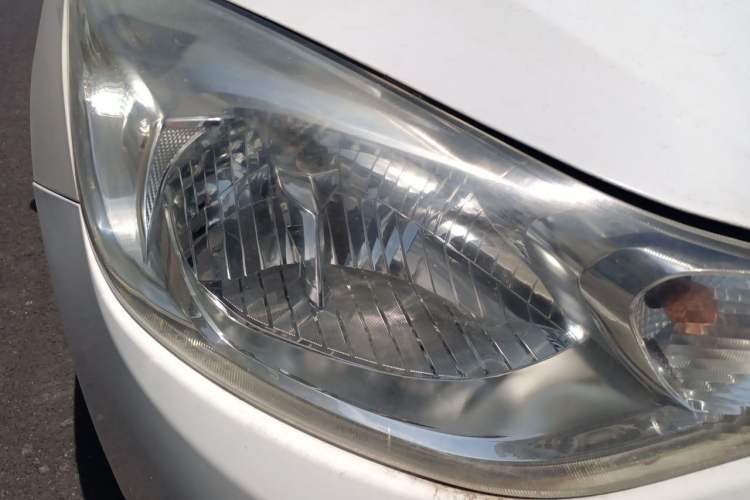 Used Chevrolet Sail 2015 Sail 3 1.3L AMT Ideal Edition Right Front Headlight
