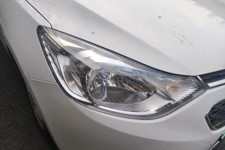 Used Chevrolet Sail 2015 Sail 3 1.5L Manual with Ideal Sunroof Edition Right Front Headlight