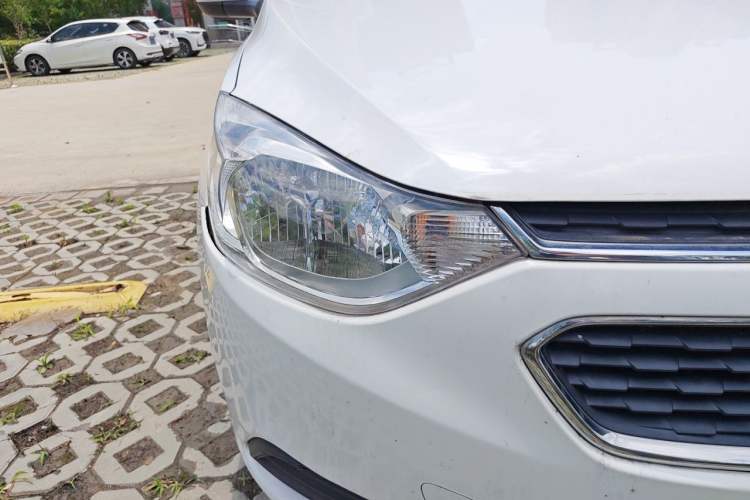 Used Chevrolet Sail 2015 Sail 3 1.5L Manual with Ideal Sunroof Edition Right Front Headlight