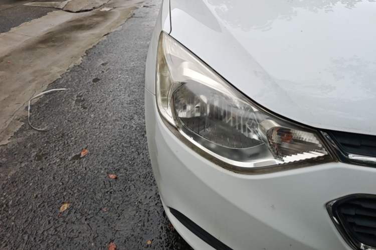 Used Chevrolet Sail 2015 Sail 3 1.5L Manual with Ideal Sunroof Edition Right Front Headlight