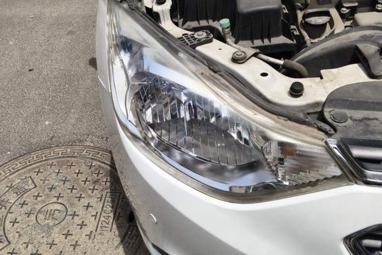 Used Chevrolet Sail 2015 Sail 3 1.3L AMT Ideal Edition Right Front Headlight