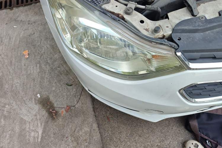 Used Chevrolet Sail 2015 Sail 3 1.3L AMT Ideal Edition Right Front Headlight