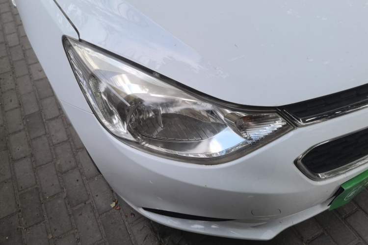 Used Chevrolet Sail 2015 Sail 3 1.5L Manual with Ideal Sunroof Edition Right Front Headlight