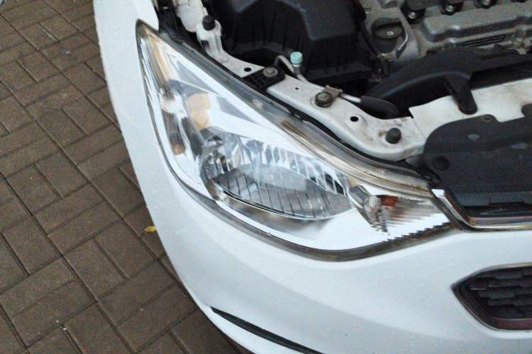 Used Chevrolet Sail 2015 Sail 3 1.3L AMT Ideal Edition Right Front Headlight