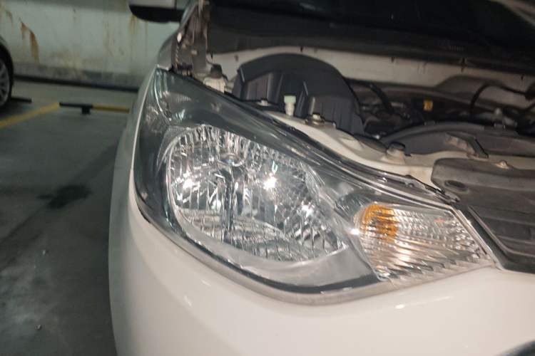 Used Chevrolet Sail 2015 Sail 3 1.5L Manual with Ideal Sunroof Edition Right Front Headlight