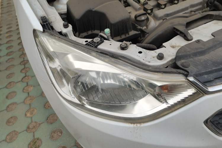 Used Chevrolet Sail 2015 Sail 3 1.3L AMT Ideal Edition Right Front Headlight