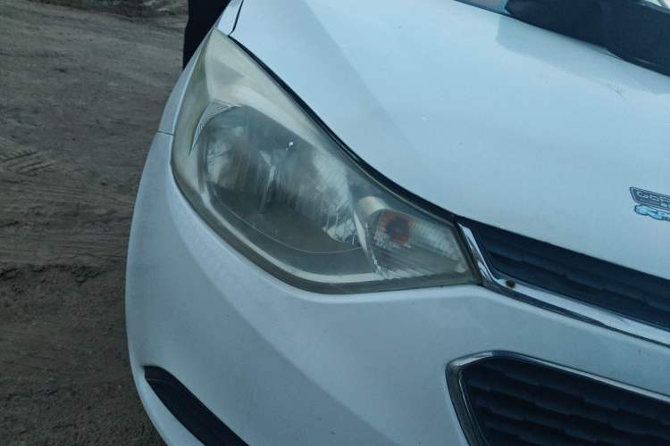 Used Chevrolet Sail 2015 Sail 3 1.3L Manual Ideal Edition Right Front Headlight