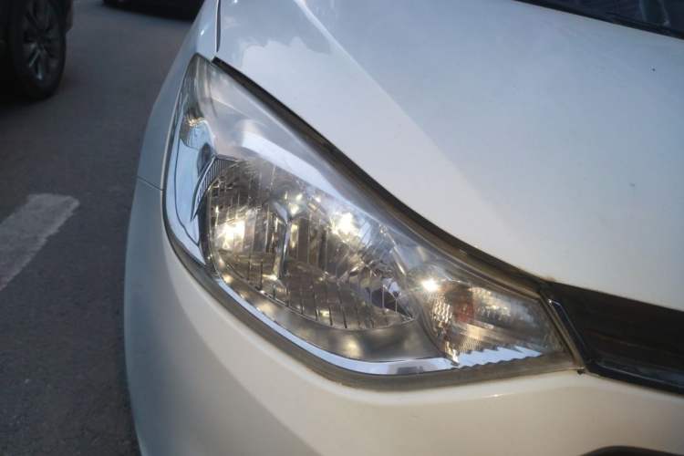 Used Chevrolet Sail 2015 Sail 3 1.3L Manual Ideal Edition Right Front Headlight