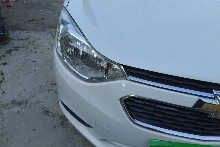 Used Chevrolet Sail 2015 Sail 3 1.3L AMT Ideal Edition Right Front Headlight