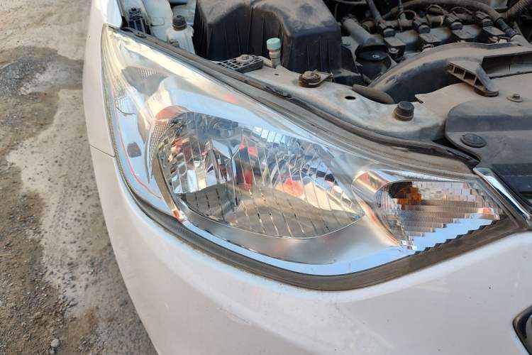 Used Chevrolet Sail 2015 Sail 3 1.3L AMT Ideal Edition Right Front Headlight