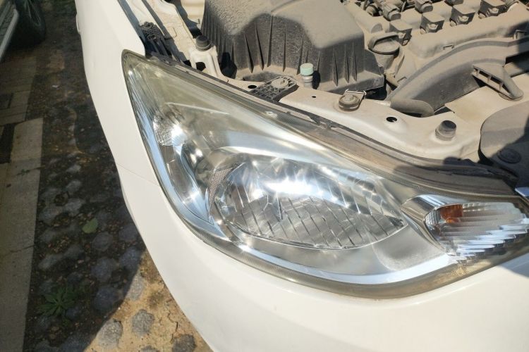 Used Chevrolet Sail 2015 Sail 3 1.3L AMT Ideal Edition Right Front Headlight