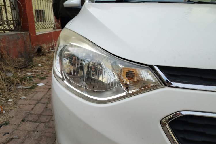 Used Chevrolet Sail 2015 Sail 3 1.5L Manual Happiness Edition Right Front Headlight