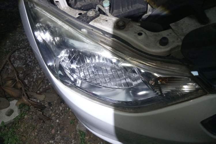 Used Chevrolet Sail 2015 Sail 3 1.3L AMT Ideal Edition Right Front Headlight