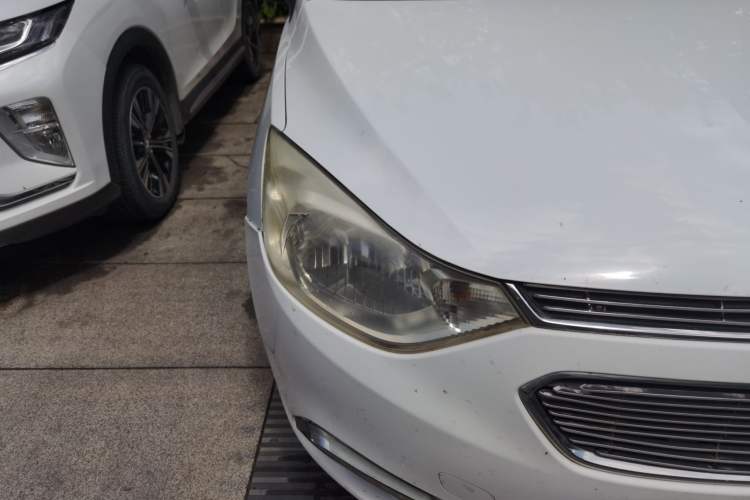 Used Chevrolet Sail 2015 Sail 3 1.3L AMT Ideal Edition Right Front Headlight
