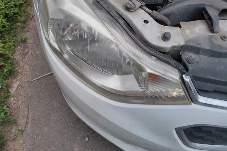 Used Chevrolet Sail 2015 Sail 3 1.3L AMT Ideal Edition Right Front Headlight