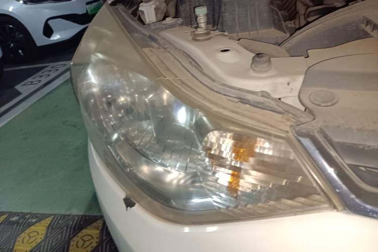 Used Chevrolet Sail 2015 Sail 3 1.5L AMT Happiness Sunroof Edition Right Front Headlight