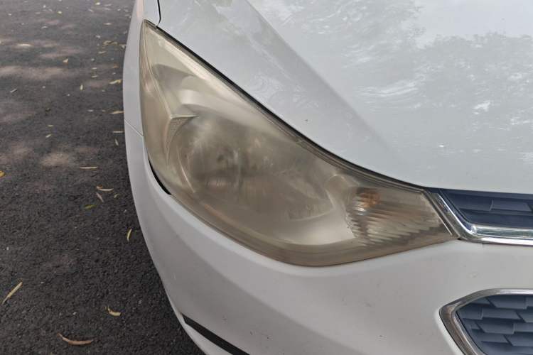 Used Chevrolet Sail 2015 Sail 3 1.5L Manual with Ideal Sunroof Edition Right Front Headlight