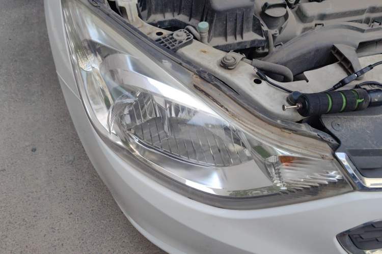 Used Chevrolet Sail 2015 Sail 3 1.3L AMT Ideal Edition Right Front Headlight