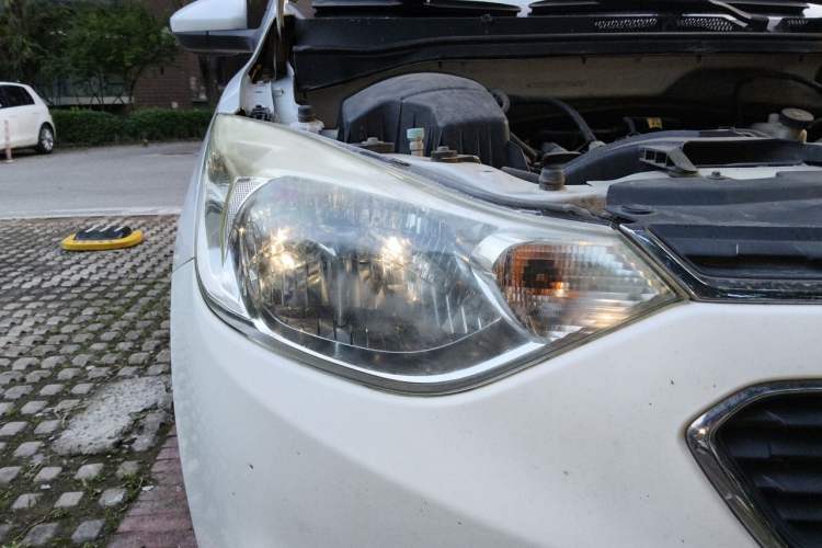 Used Chevrolet Sail 2015 Sail 3 1.5L Manual with Ideal Sunroof Edition Right Front Headlight