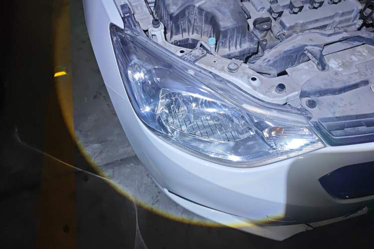Used Chevrolet Sail 2015 Sail 3 1.5L Manual with Ideal Sunroof Edition Right Front Headlight