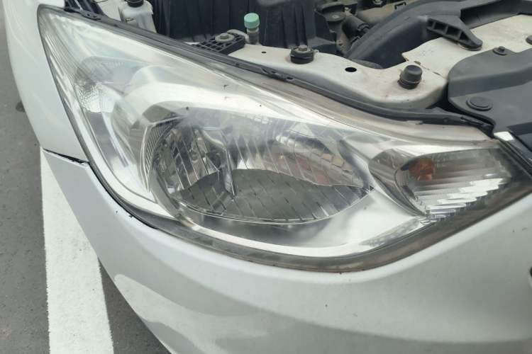 Used Chevrolet Sail 2015 Sail 3 1.5L Manual with Ideal Sunroof Edition Right Front Headlight