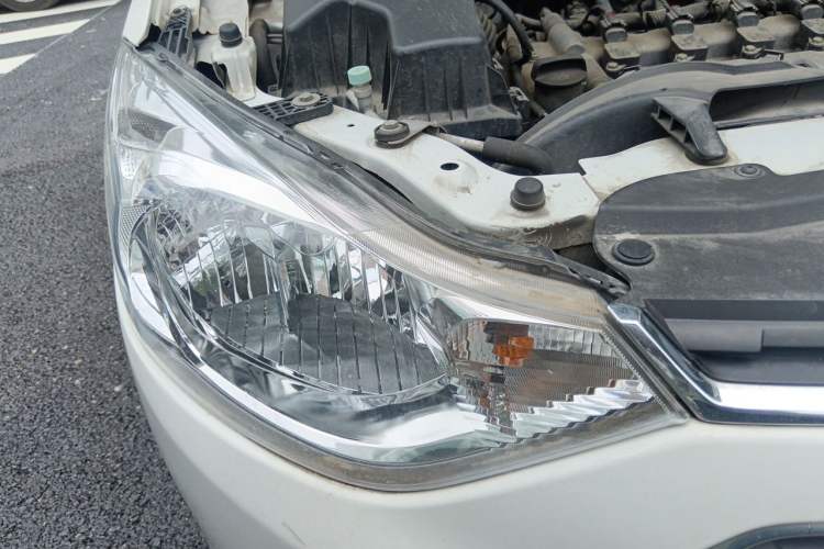Used Chevrolet Sail 2015 Sail 3 1.5L AMT Happiness Sunroof Edition Right Front Headlight