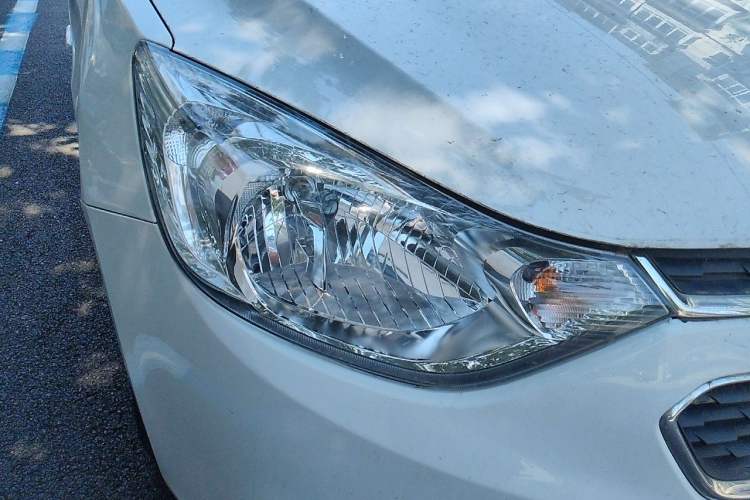 Used Chevrolet Sail 2015 Sail 3 1.5L Manual with Ideal Sunroof Edition Right Front Headlight