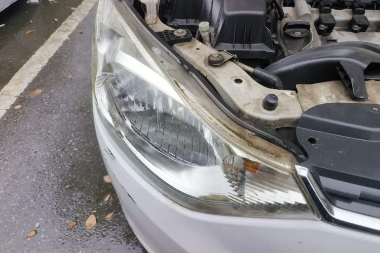 Used Chevrolet Sail 2015 Sail 3 1.3L Manual Ideal Edition Right Front Headlight