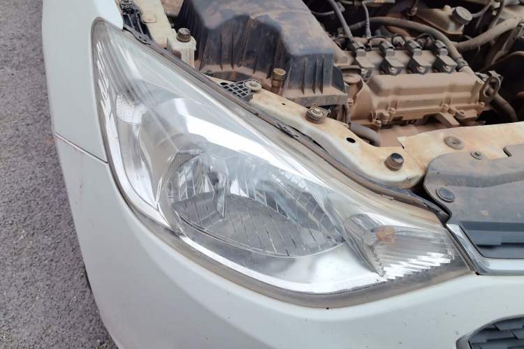Used Chevrolet Sail 2015 Sail 3 1.3L Manual Warm Edition Right Front Headlight