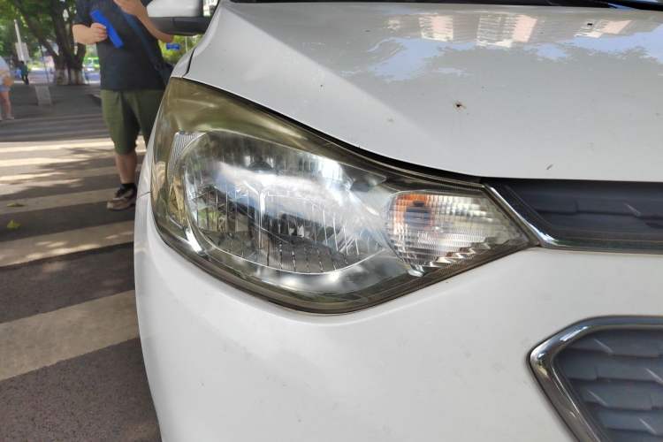 Used Chevrolet Sail 2015 Sail 3 1.3L AMT Ideal Edition Right Front Headlight
