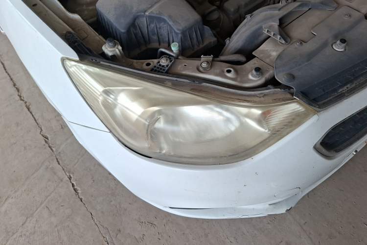 Used Chevrolet Sail 2015 Sail 3 1.3L AMT Ideal Edition Right Front Headlight