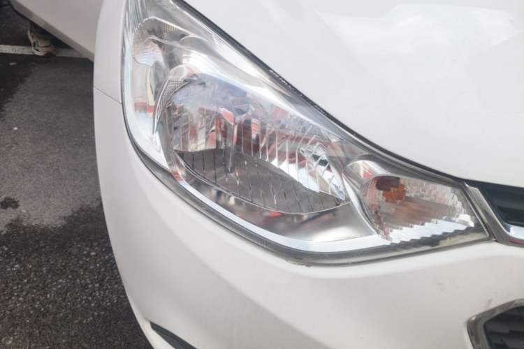 Used Chevrolet Sail 2015 Sail 3 1.5L Manual with Ideal Sunroof Edition Right Front Headlight