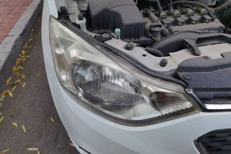 Used Chevrolet Sail 2015 Sail 3 1.5L Manual with Ideal Sunroof Edition Right Front Headlight