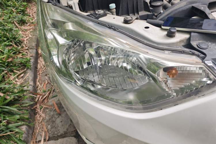 Used Chevrolet Sail 2015 Sail 3 1.5L AMT Happiness Sunroof Edition Right Front Headlight