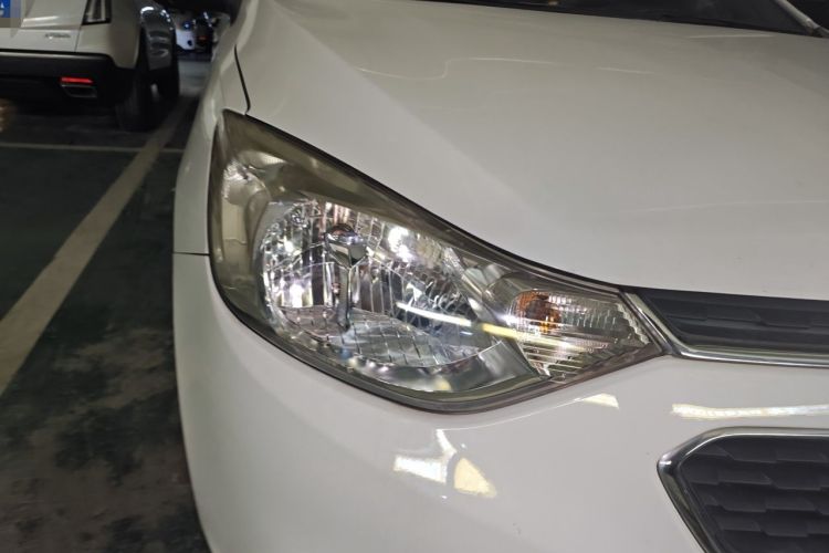 Used Chevrolet Sail 2015 Sail 3 1.3L Manual Warm Edition Right Front Headlight
