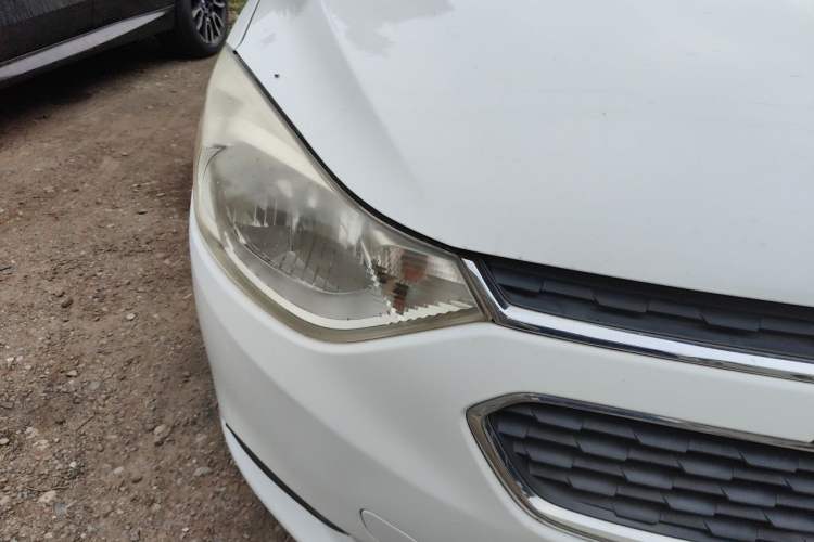 Used Chevrolet Sail 2015 Sail 3 1.5L Manual with Ideal Sunroof Edition Right Front Headlight
