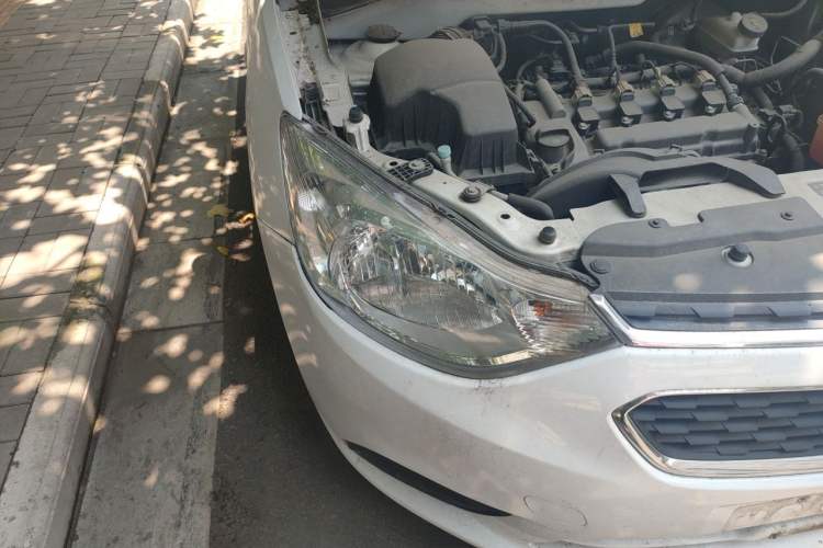 Used Chevrolet Sail 2015 Sail 3 1.3L AMT Ideal Edition Right Front Headlight