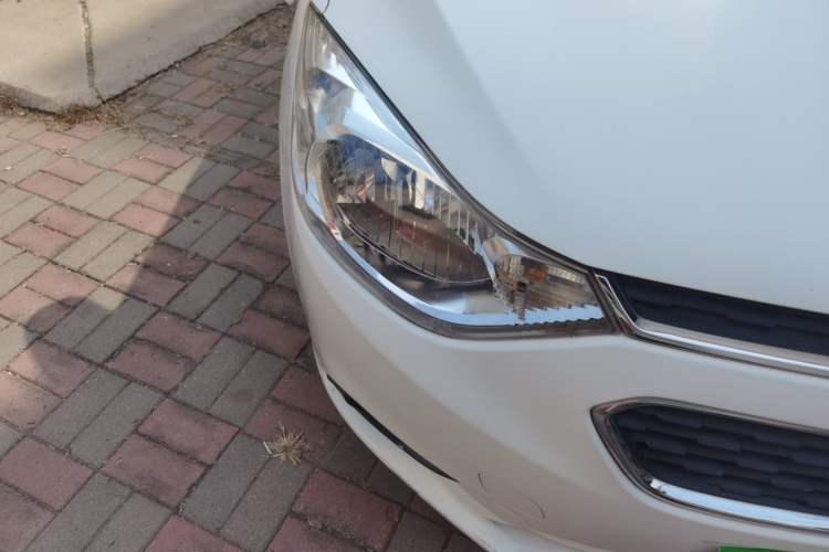 Used Chevrolet Sail 2015 Sail 3 1.5L AMT Happiness Sunroof Edition Right Front Headlight