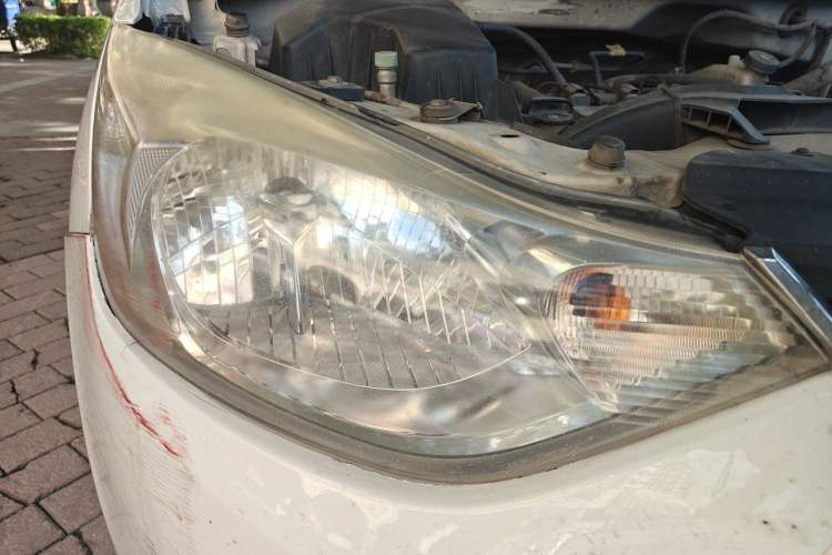 Used Chevrolet Sail 2015 Sail 3 1.3L AMT Ideal Edition Right Front Headlight