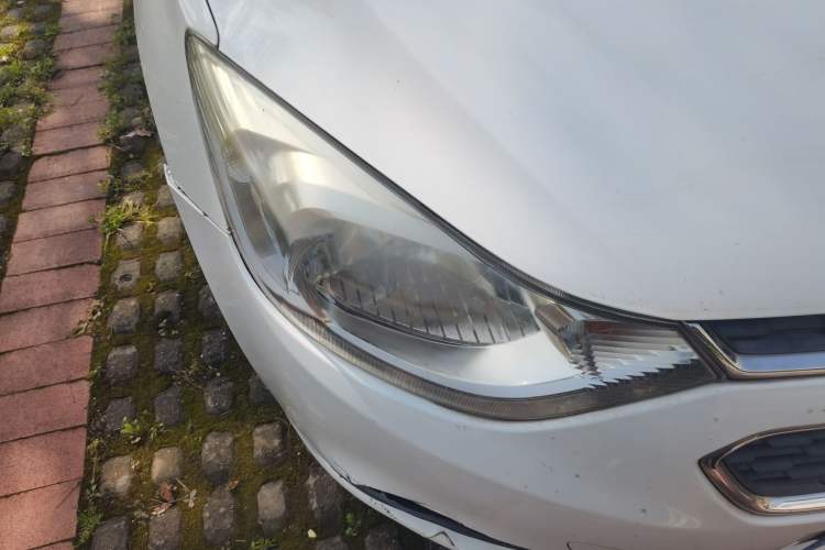 Used Chevrolet Sail 2015 Sail 3 1.3L AMT Ideal Edition Right Front Headlight