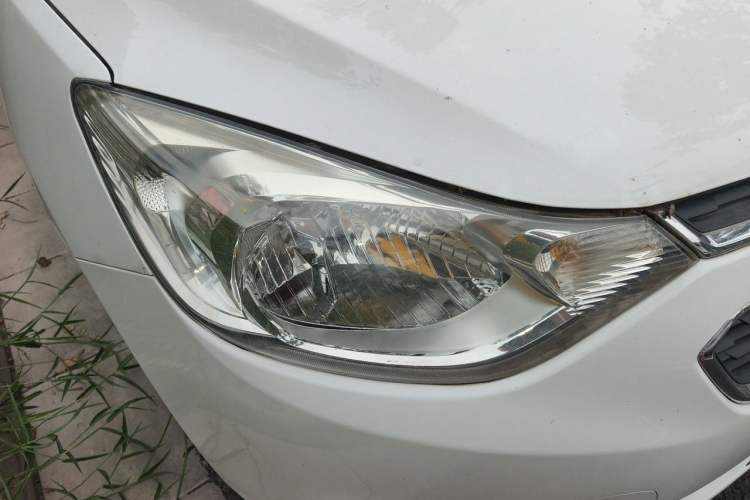 Used Chevrolet Sail 2015 Sail 3 1.5L Manual with Ideal Sunroof Edition Right Front Headlight